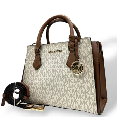 Pre-owned Michael Kors Pvc Leather Handbag Shoulder Bag () In Multi