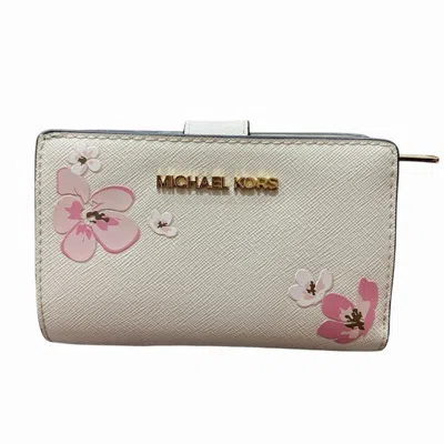 Pre-owned Michael Kors Pvc Middle Wallet (bi-fold) () In White