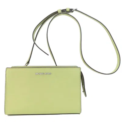 Pre-owned Michael Kors Pvc Shoulder Bag () In Green