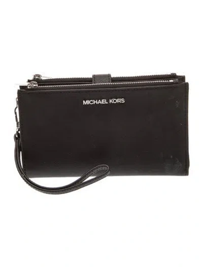 Pre-owned Michael Kors Saffiano Leather Clutch In Black