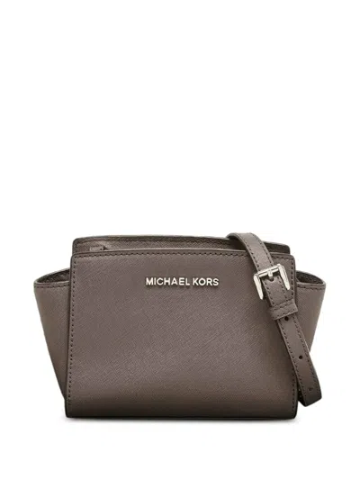 Pre-owned Michael Kors Selma Leather Crossbody In Gray