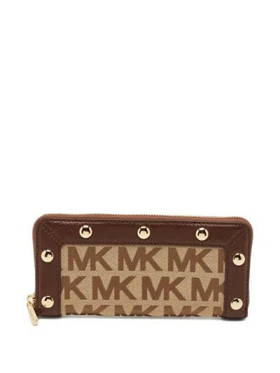 Pre-owned Michael Kors Signature Stud Zip-around Wallet In Neutral