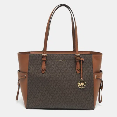 Pre-owned Michael Kors Two Tone Brown Signature Coated Canvas Large Gilly Tote