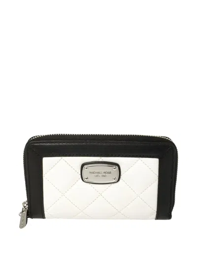 Pre-owned Michael Kors Vintage  Leather Quilted Wallet In White