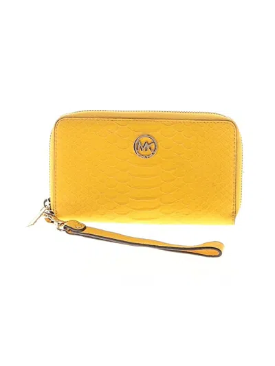 Pre-owned Michael Kors Wristlet In Yellow