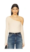 Michael Lauren Magdaleno Long Sleeve Asymmetrical Fitted Cold Shoulder Top In 奶油冰淇淋色