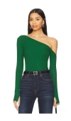 Michael Lauren Magdalino Asymmetrical Fitted Cold Shoulder Long Sleeve Top In 绿色