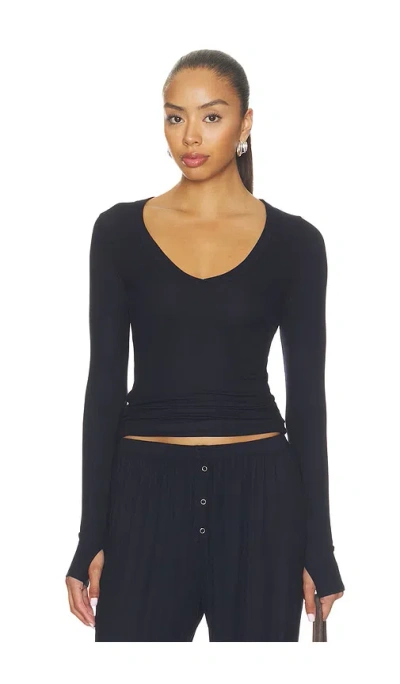 Michael Lauren Otis Long Sleeve Fitted V-neck In Navy