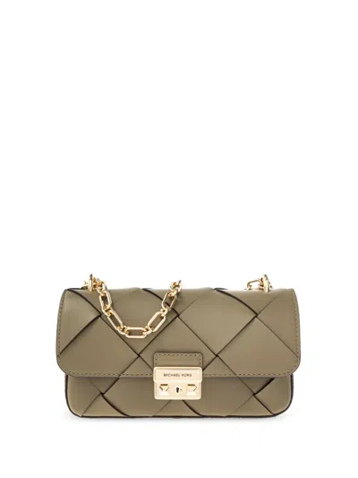 Michael Michael Kors Chain-link Shoulder Bag In 绿色