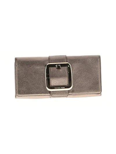 Pre-owned Michael Michael Kors Clutch In Silver