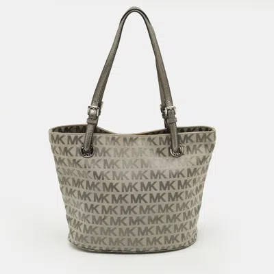 Pre-owned Michael Michael Kors Jet Set Grey Signature Canvas And Leather Tote In Gray