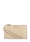 Michael Michael Kors Jet Set Pochette In Beige