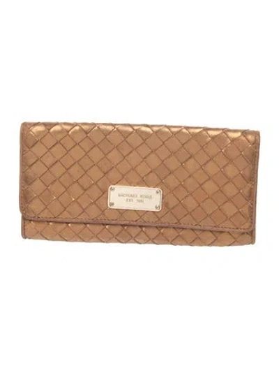 Pre-owned Michael Michael Kors Leather Clutch In Neutral