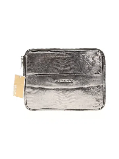 Pre-owned Michael Michael Kors Leather Clutch In Silver