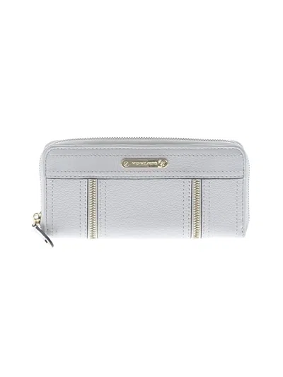 Pre-owned Michael Michael Kors Leather Wallet In Silver