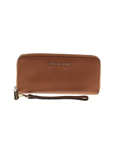 Pre-owned Michael Michael Kors Leather Wristlet In Brown