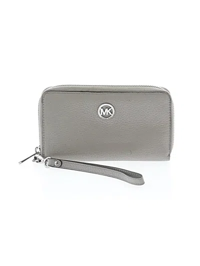 Pre-owned Michael Michael Kors Leather Wristlet In Brown