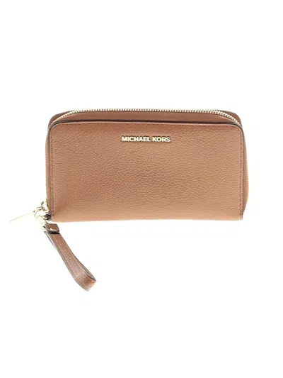 Pre-owned Michael Michael Kors Leather Wristlet In Brown