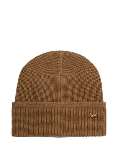 Michael Michael Kors Logo-plaque Ribbed-knit Beanie Hat In Brown