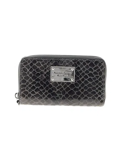 Pre-owned Michael Michael Kors Wallet In Black