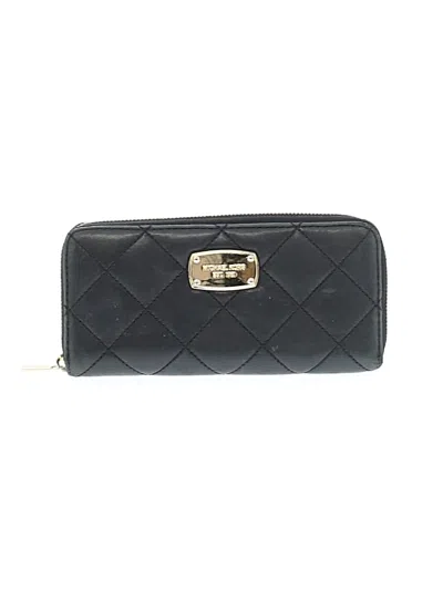 Pre-owned Michael Michael Kors Wallet In Black