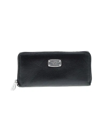 Pre-owned Michael Michael Kors Wallet In Black