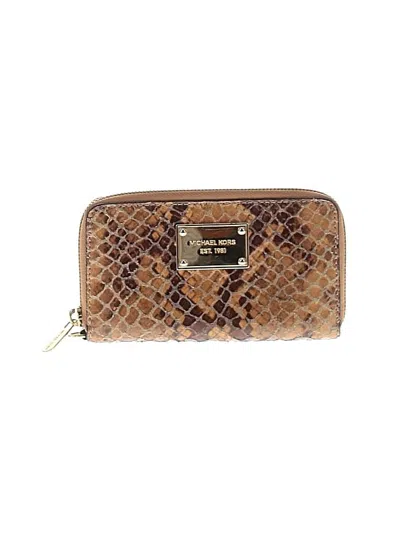 Pre-owned Michael Michael Kors Wallet In Gold