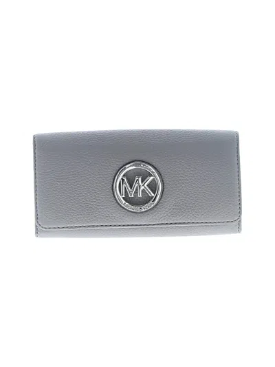 Pre-owned Michael Michael Kors Wallet In Gray