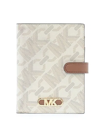 Pre-owned Michael Michael Kors Wallet In Ivory