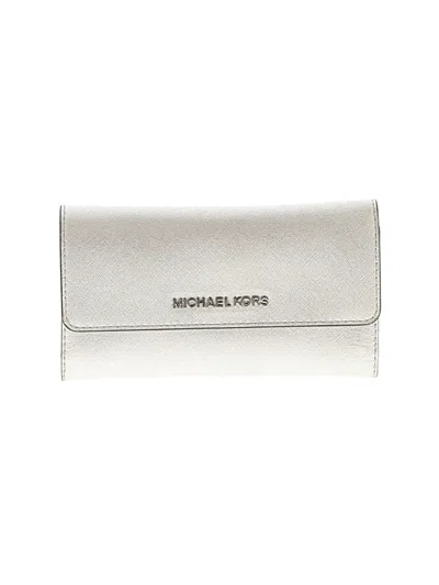 Pre-owned Michael Michael Kors Wallet In Silver