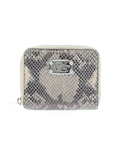 Pre-owned Michael Michael Kors Wallet In Silver