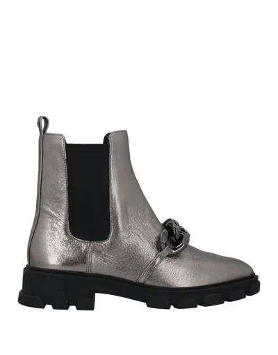Michael Michael Kors Ankle Boots In Silver