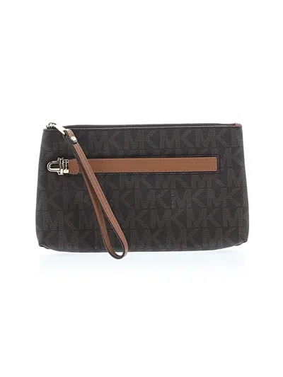 Pre-owned Michael Michael Kors Wristlet In Brown