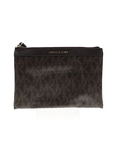 Pre-owned Michael Michael Kors Wristlet In Brown