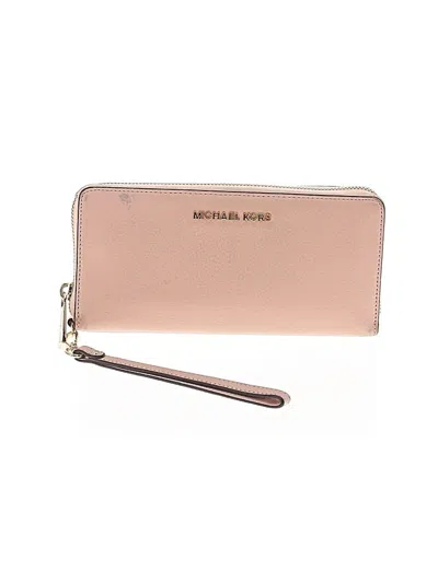 Pre-owned Michael Michael Kors Wristlet In Brown