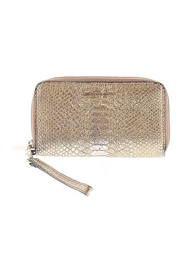Pre-owned Michael Michael Kors Wristlet In Gold
