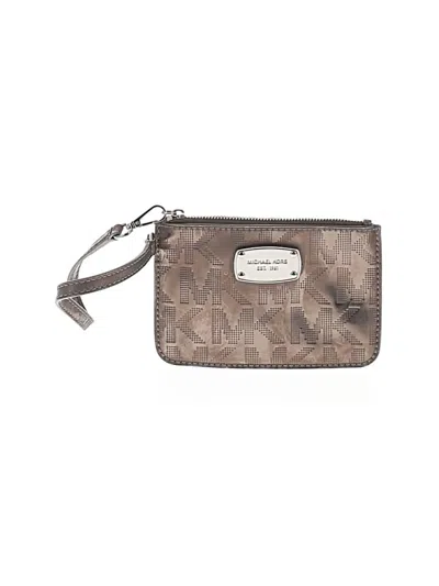 Pre-owned Michael Michael Kors Wristlet In Gray