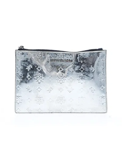 Pre-owned Michael Michael Kors Wristlet In Gray