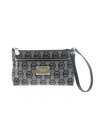 Pre-owned Michael Michael Kors Wristlet In Gray