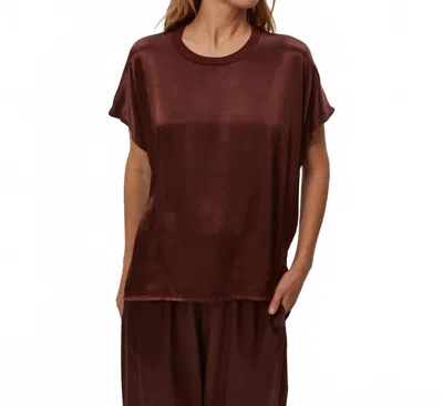MICHAEL STARS FLOW TEE IN MERLOT