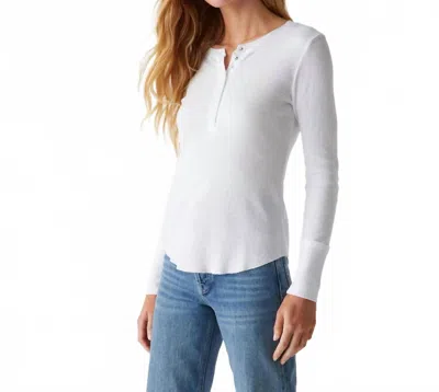 MICHAEL STARS WOMEN'S REGAN THERMAL HENLEY TOP IN WHITE