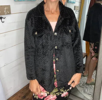 Michelle Mae Fleece Button Up Jacket In Black In Grey