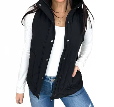 Michelle Mae One Call Away Puffer Vest In Black In White