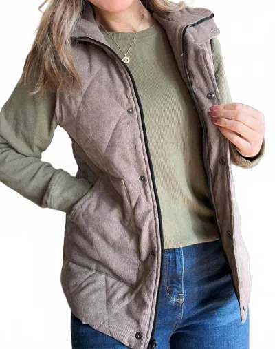 Michelle Mae Remy Zip Up Vest In Mocha In Multi