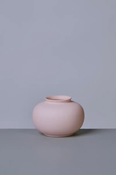 Middle Kingdom Miniature Porcelain Apple Vase In Dusty Pink