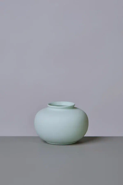 Middle Kingdom Miniature Porcelain Apple Vase In Mint