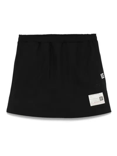 Miharayasuhiro Logo-patch Shorts In Black
