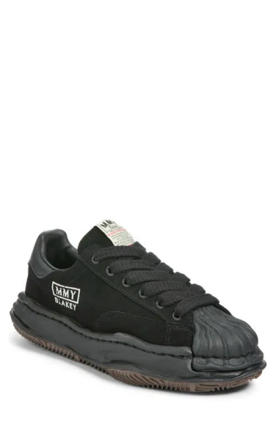 Miharayasuhiro Maison Mihara Yasuhiro Blakey Low Top Sneaker In Black