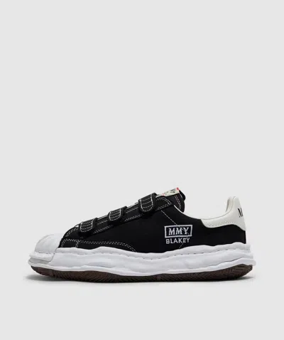 Miharayasuhiro Maison Mihara Yasuhiro Blakey Strap Low Top Trainer In Black