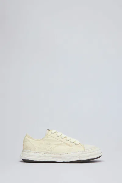 Miharayasuhiro Peterson23 In White
